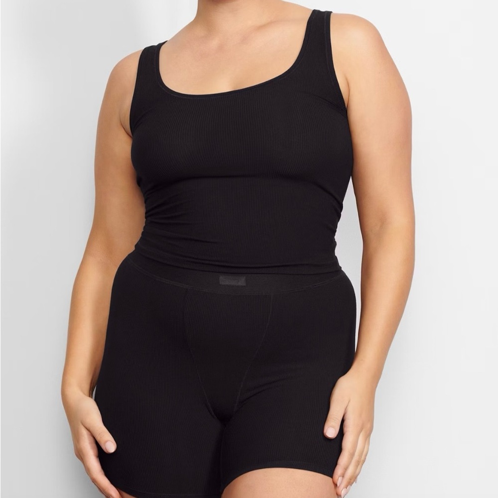 NWT SKIMS Soft Lounge Tank, Onyx, Size 2X